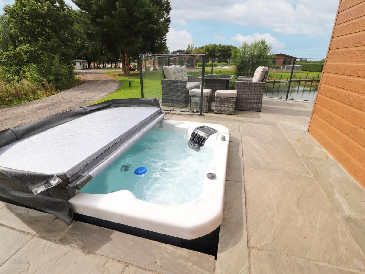 Henry Haven Villa Престън Екстериор снимка